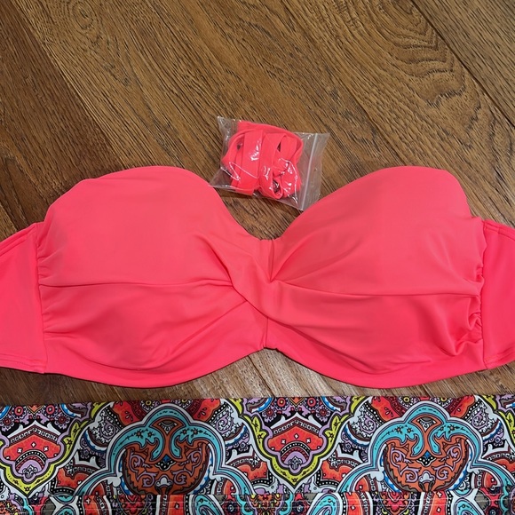 Bikini - Picture 3 of 3